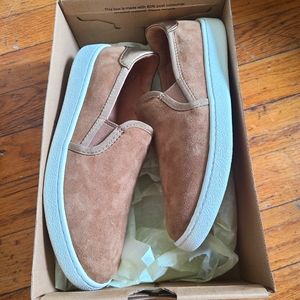 NWT UGG Suede Slip on Sneakers